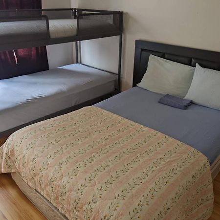 Vancouver Backpacker House - 10 Min Walk To Metrotown Skytrain Station Бернабі Екстер'єр фото