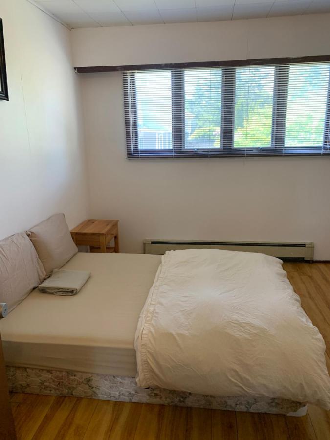 Vancouver Backpacker House - 10 Min Walk To Metrotown Skytrain Station Бернабі Екстер'єр фото