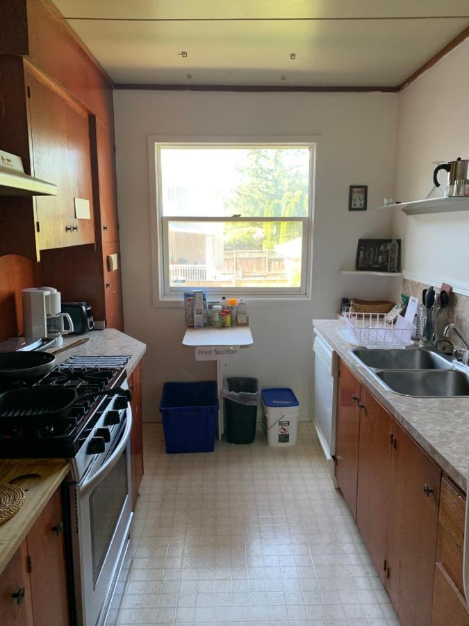 Vancouver Backpacker House - 10 Min Walk To Metrotown Skytrain Station Бернабі Екстер'єр фото