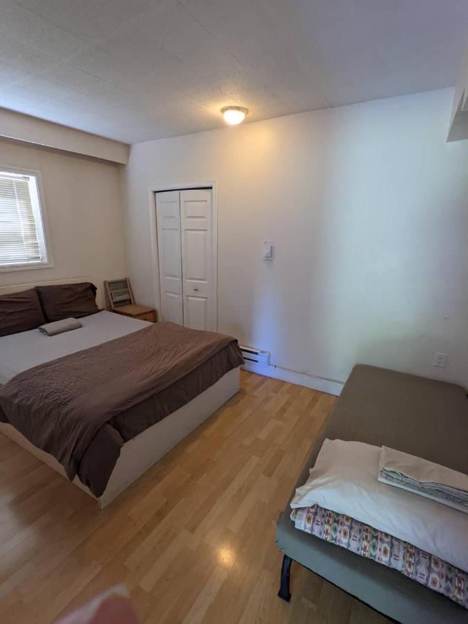 Vancouver Backpacker House - 10 Min Walk To Metrotown Skytrain Station Бернабі Екстер'єр фото